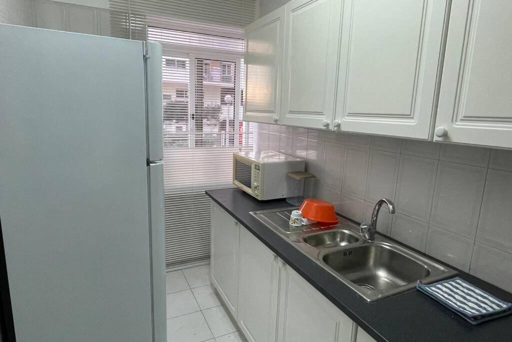 Blue - Beachfront Apartment Armação de Pêra Εξωτερικό φωτογραφία